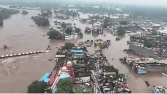 बाढ़ प्रभावित पंचायतों में राहत और बचाव कार्य चुनौतीपूर्ण, प्रशासन ने निचले इलाकों पर बढ़ाई निगरानी